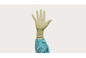 Hand mit Biogel OP-Handschuh