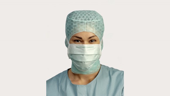 Arzt mit Barrier OP-Maske Special